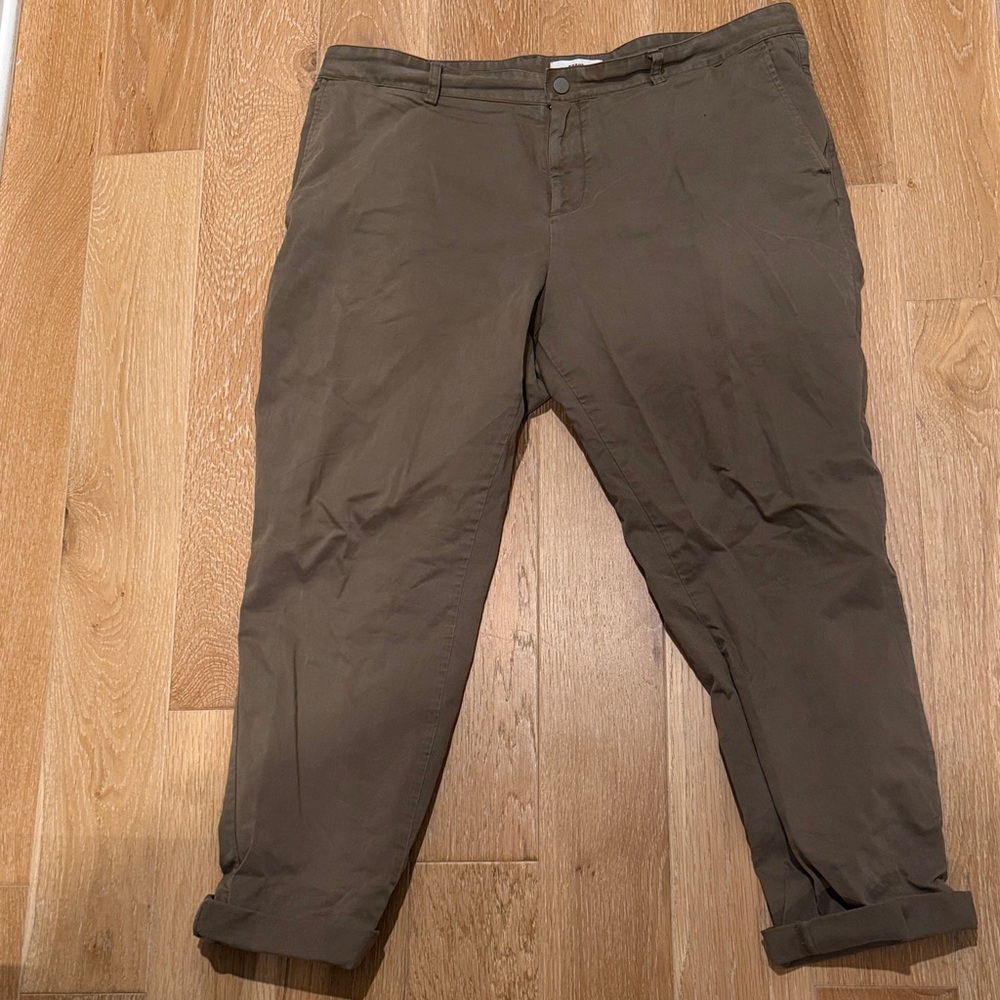 Classic Tan Men's Chinos